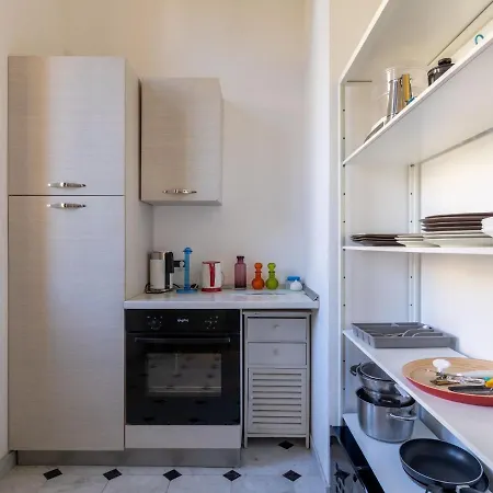 Appealing In By The Town Centre Apartment