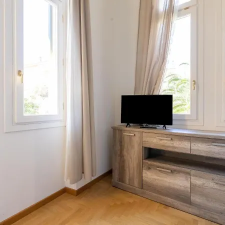 Apartman Appealing In By The Town Centre San Remo